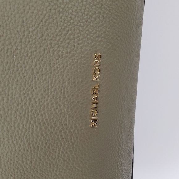 Michael Kors Raven Large Shoulder Tote Bag Leather NWT - Picture 2 of 11